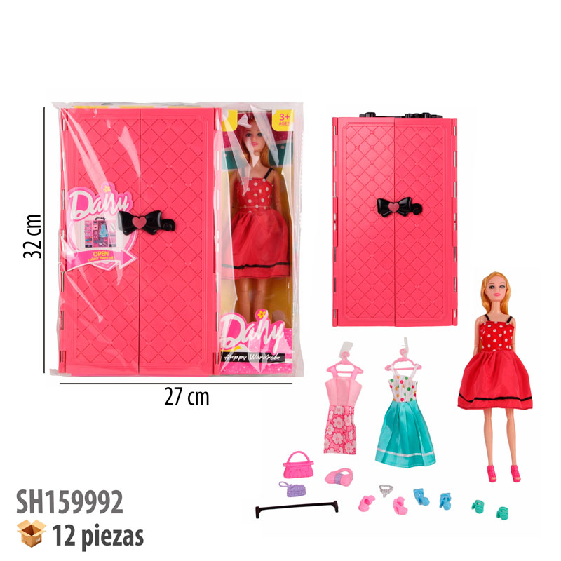 MUÑECA CON ACCESORIOS.